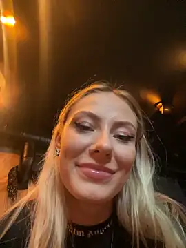 Shelly-Marie's Webcam Show