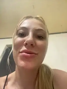 Shelly-Marie's Webcam Show