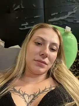 Chat XXX en directo de Shelly-Marie