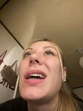 Shelly-Marie webcam show