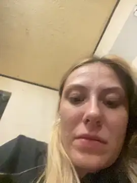 Shelly-Marie Adlı Modelin Canlı XXX Sohbeti
