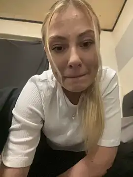 Shelly-Marie webcam show