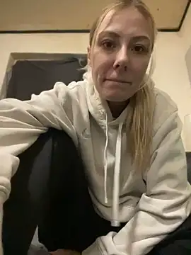 Shelly-Marie webcam show