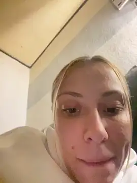 Shelly-Marie's Webcam Show