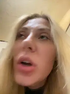 Shelly-Marie Webcamshow