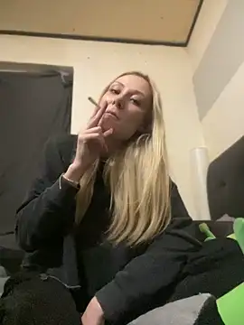 Shelly-Marie Chat XXX in diretta