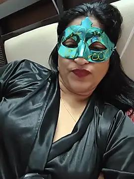 Arck_Royalgirl: διαδικτυακό σόου στην κάμερα