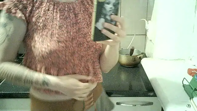 StrawberrySweet3 Webcam Show