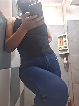 Chat +18 de Angy_d4 ao vivo