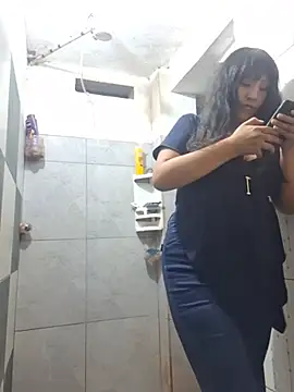 Chatroom XXX en direct de Angy_d4