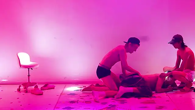 Heartbroken-boys Webcamshow