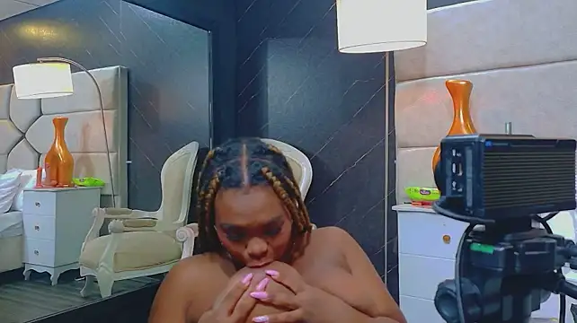 KiraClay's Live XXX Chat
