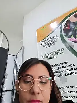 _Melisa-1 Show in webcam