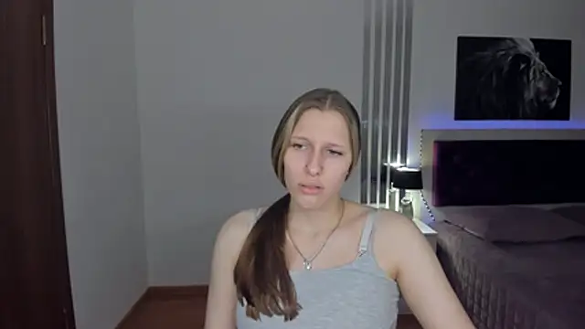 MiaCreamn Live XXX chat