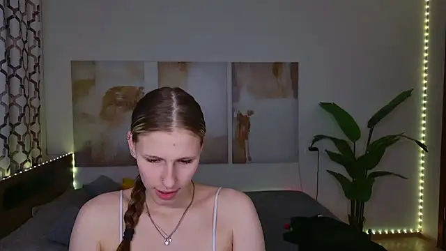 Chat +18 de MiaCream ao vivo