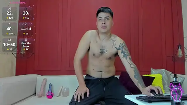 Show modela ThomasThunders na web-kameri