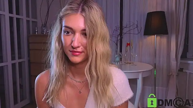 AdelaNovela's Live XXX Chat