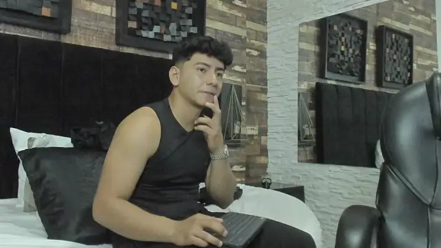 Show de dark_ay na webcam
