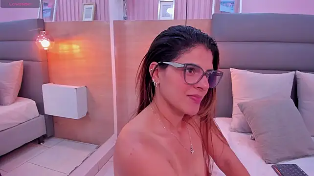 indira_mab's Live XXX Chat