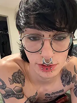 GothSadist Show in webcam