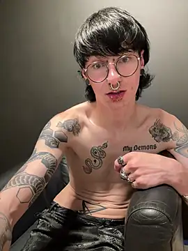 GothSadist 在線直播表演