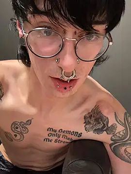 โชว์เว็บแคมของ GothSadist