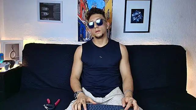הופעת וובקאם של SR_EMILIOCUM