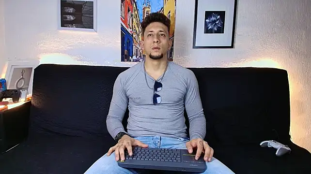 SR_EMILIOCUM webcam show