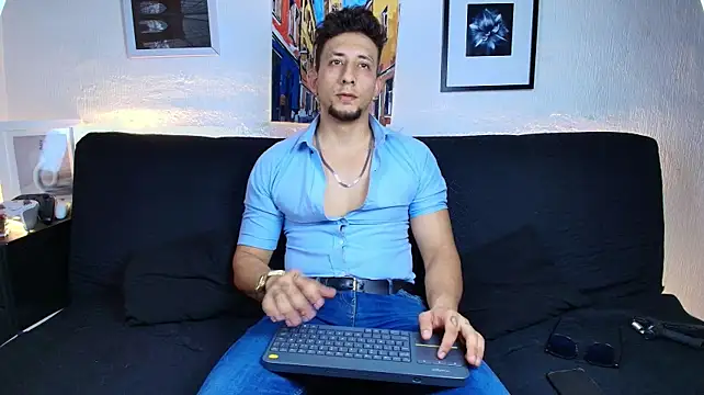 SR_EMILIOCUM Pertunjukan Webcam