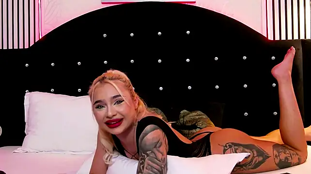 TaniaBliss Show in webcam