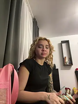 TaniaBliss Chat XXX live
