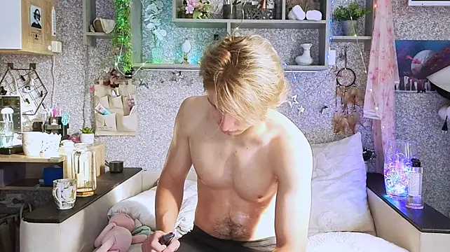 BloodyBlondiee Show Webcam