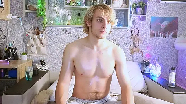 BloodyBlondiee's Webcam Show