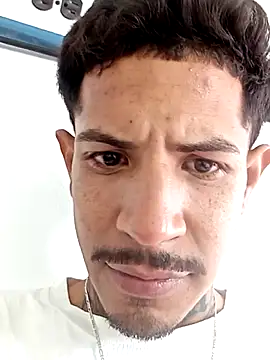 Show modela eemilio3 na web-kameri