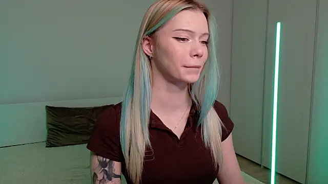 i_sweet_bunny_: διαδικτυακό σόου στην κάμερα