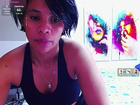 ZoeVibe_2306 Show in webcam