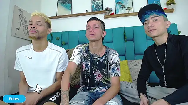 MonsterAndDollsn Webbikameraesitys