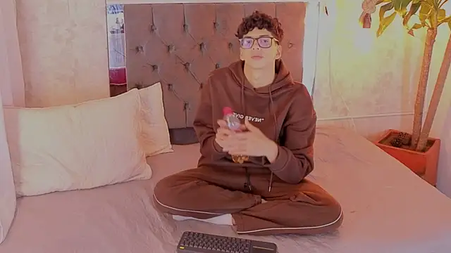 mateo_vegas_ Adlı Modelin Web Kamerası Şovu