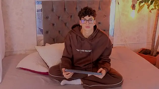 הופעת וובקאם של mateo_vegas_