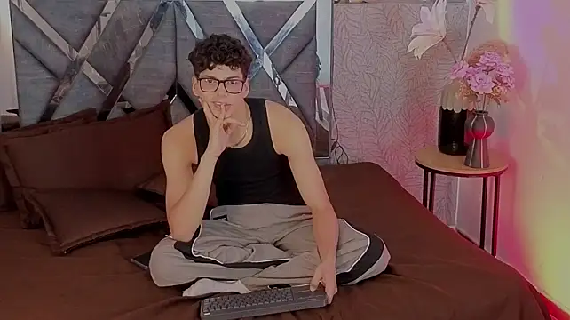mateo_vegas_: διαδικτυακό σόου στην κάμερα