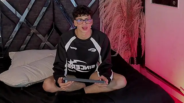 Pokazy przed kamerką – mateo_vegas_