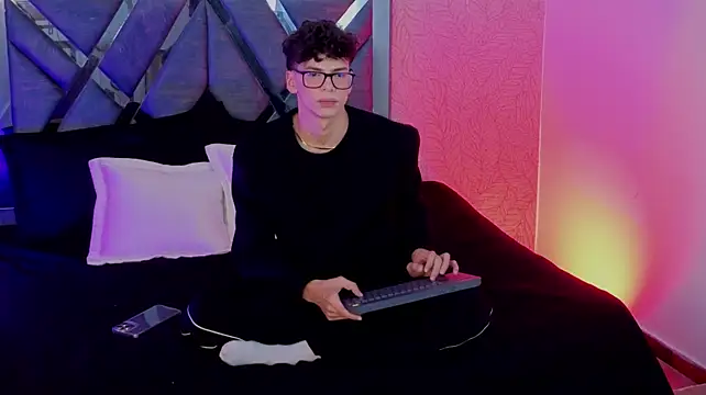 הופעת וובקאם של mateo_vegas_