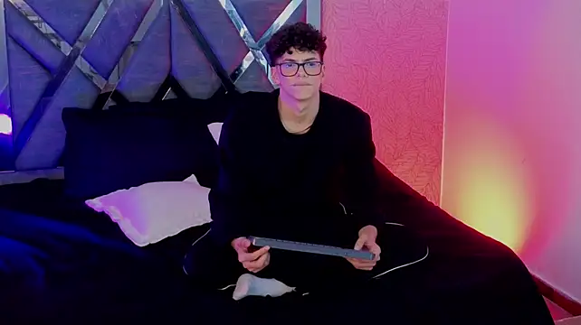 mateo_vegas_: вебкам-шоу