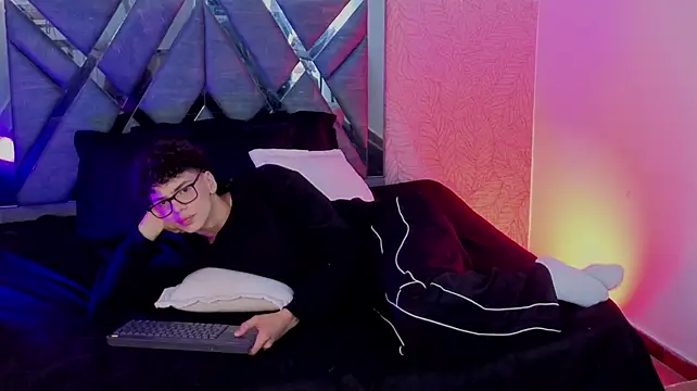 mateo_vegas_'s Webcam Show