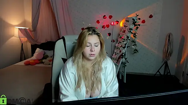 WetLuna1 live XXX chat
