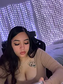 הופעת וובקאם של DSLBABYGIRLL