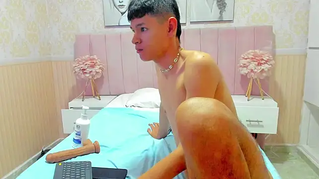 Show de webcam de Tiger_skinny