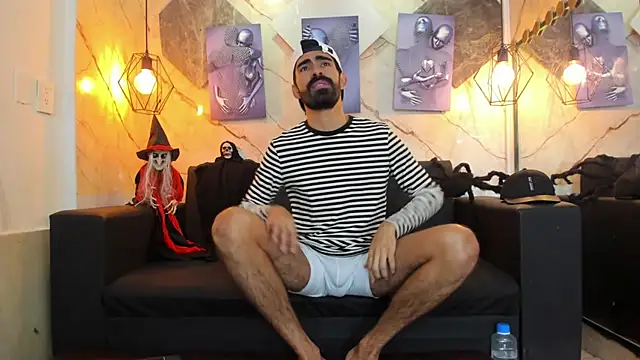 Andres_Bless: διαδικτυακό σόου στην κάμερα