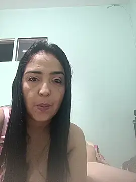 Show modela Vikyhot27 na web-kameri