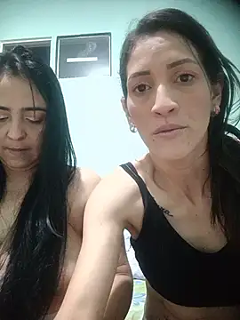Vikyhot27 Chat XXX in diretta